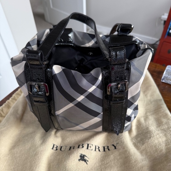 Burberry Black and White Nova Check Canvas Tote - Picture 2 of 6